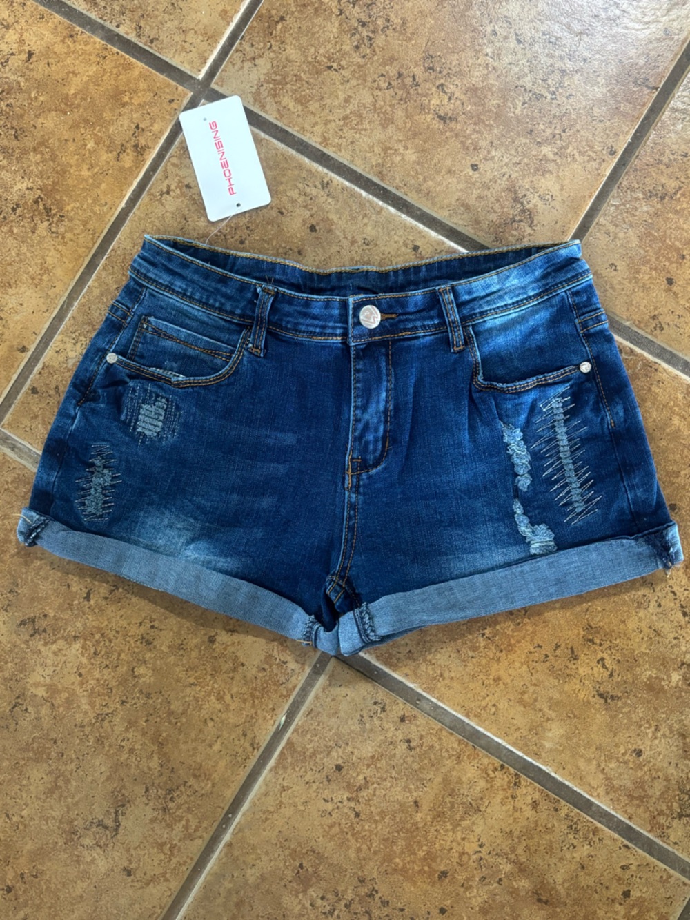 Dark Blue Distressed Women’s Denim Shorts 🩳 NWT